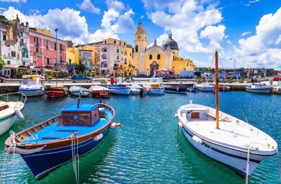 Best Places to Live in Italy From $1,700 Per Month