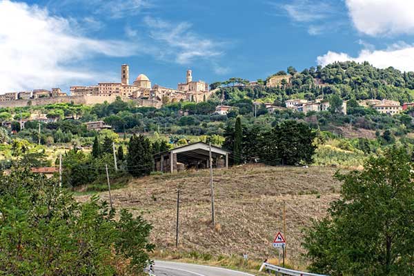 Retire in Volterra