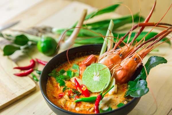 Tom Yum (Spicy Soup)