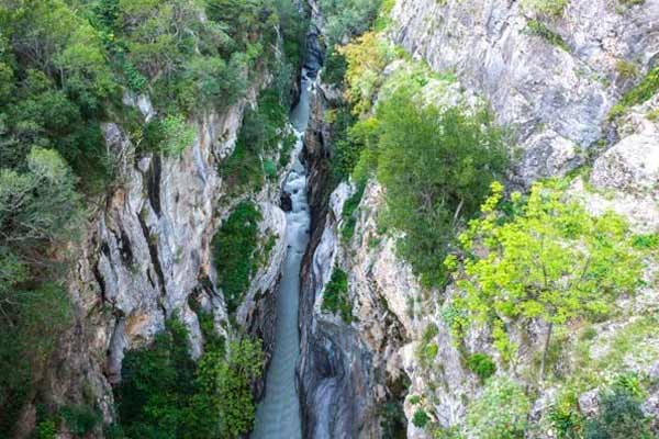 Walk in the Raganello Nature Reserve