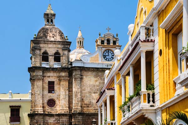 Visit-the-Churches-of-Cartagena