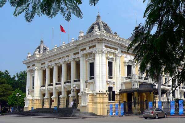Spend an Evening at the Opera in Hanoi