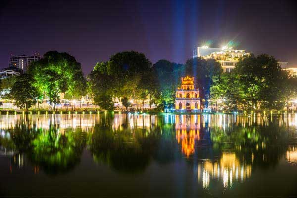 Take-a-Stroll-Around-Hoan-Kiem-Lake