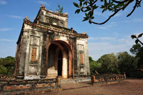 Visit the Tombs of the Ancient Emperors