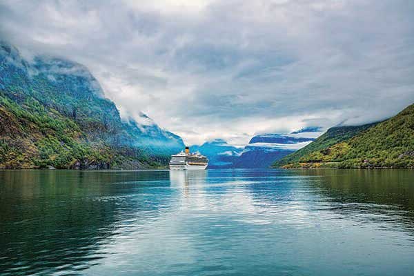 Wherever your ship takes you, on a liveaboard, you’re always at home