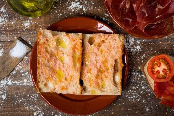 Pa amb Tomàquet (Catalan Tomato Bread)