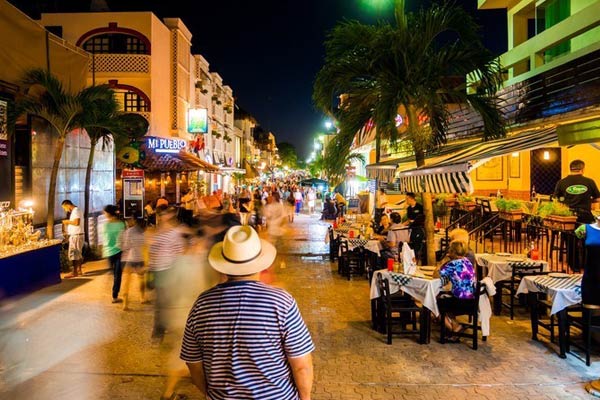 Playa del Carmen’s main drag, 5th Avenue, 