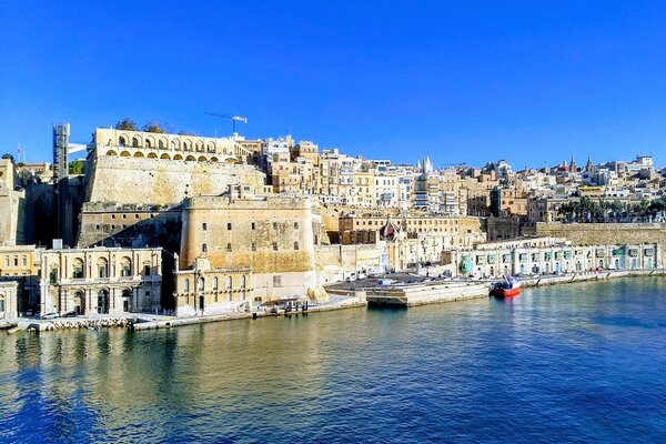 Cruising into the Grand Harbour Valletta